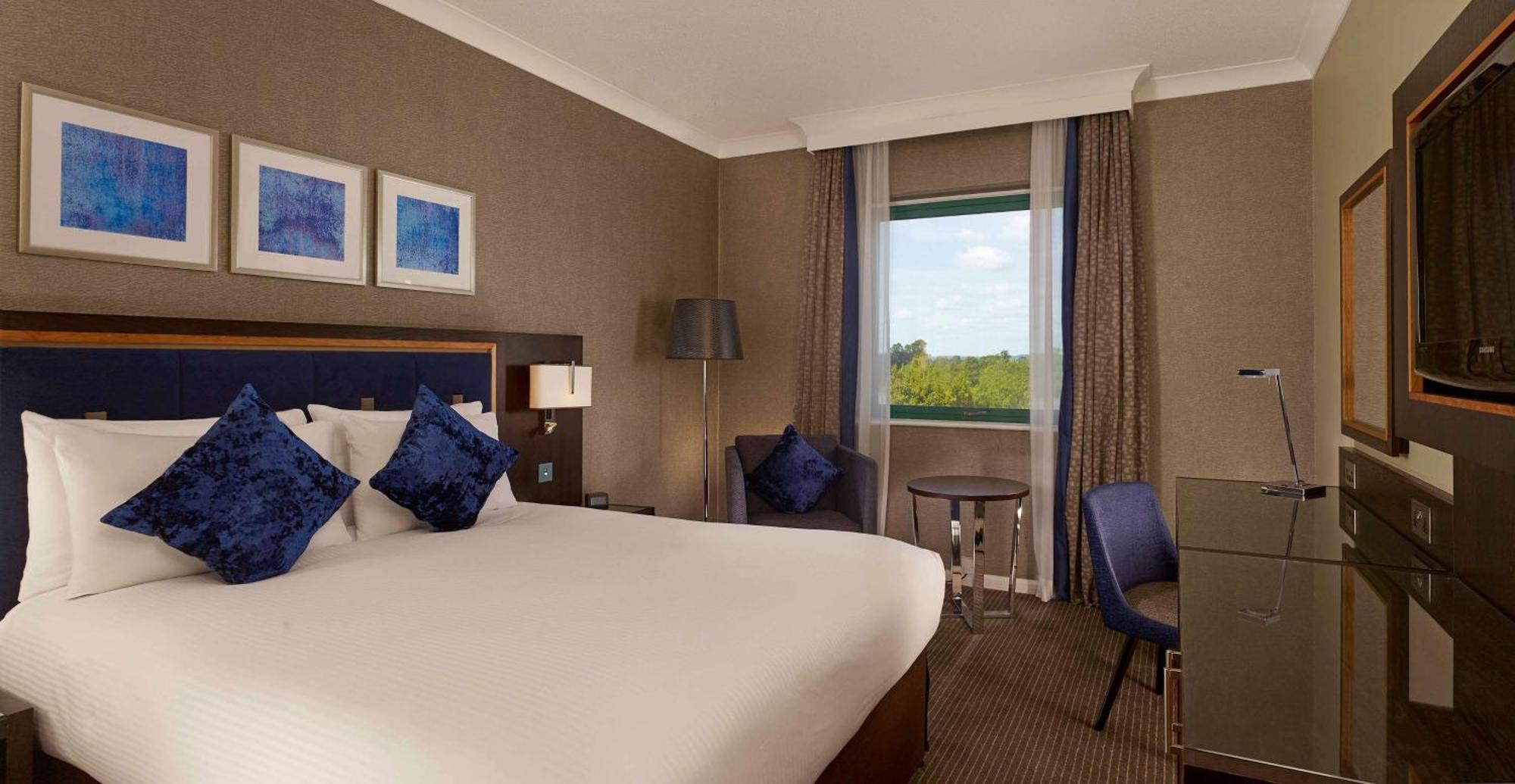 Doubletree By Hilton Woking Otel Dış mekan fotoğraf