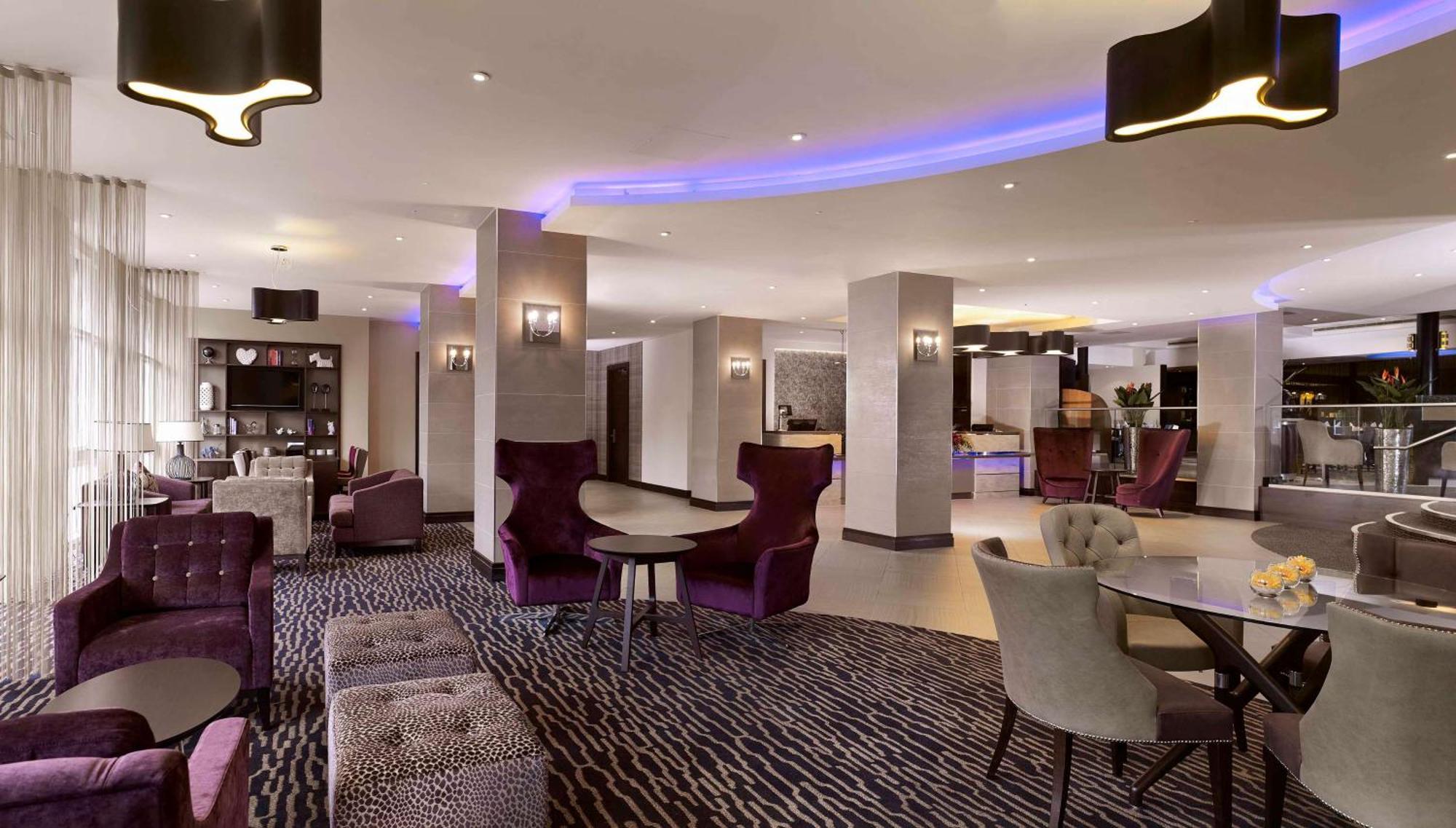 Doubletree By Hilton Woking Otel Dış mekan fotoğraf