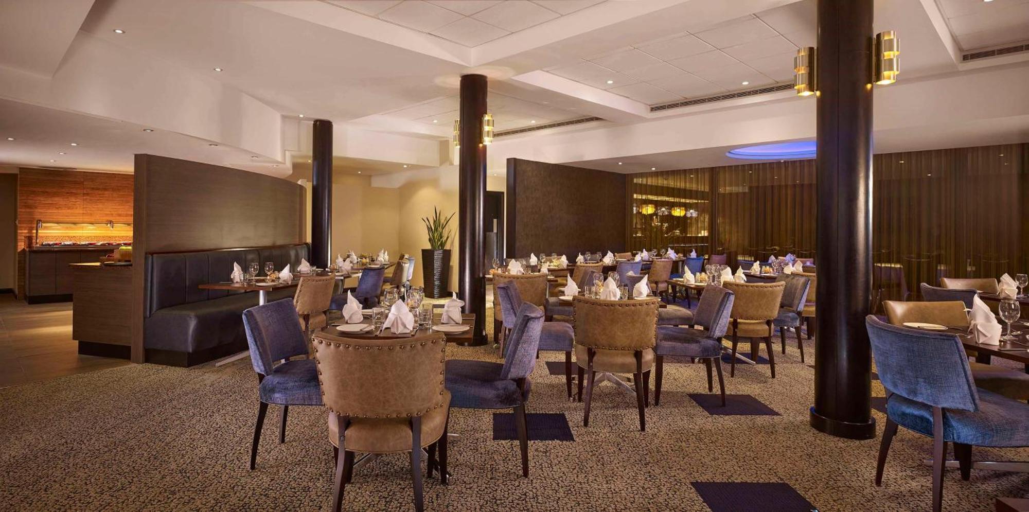 Doubletree By Hilton Woking Otel Dış mekan fotoğraf