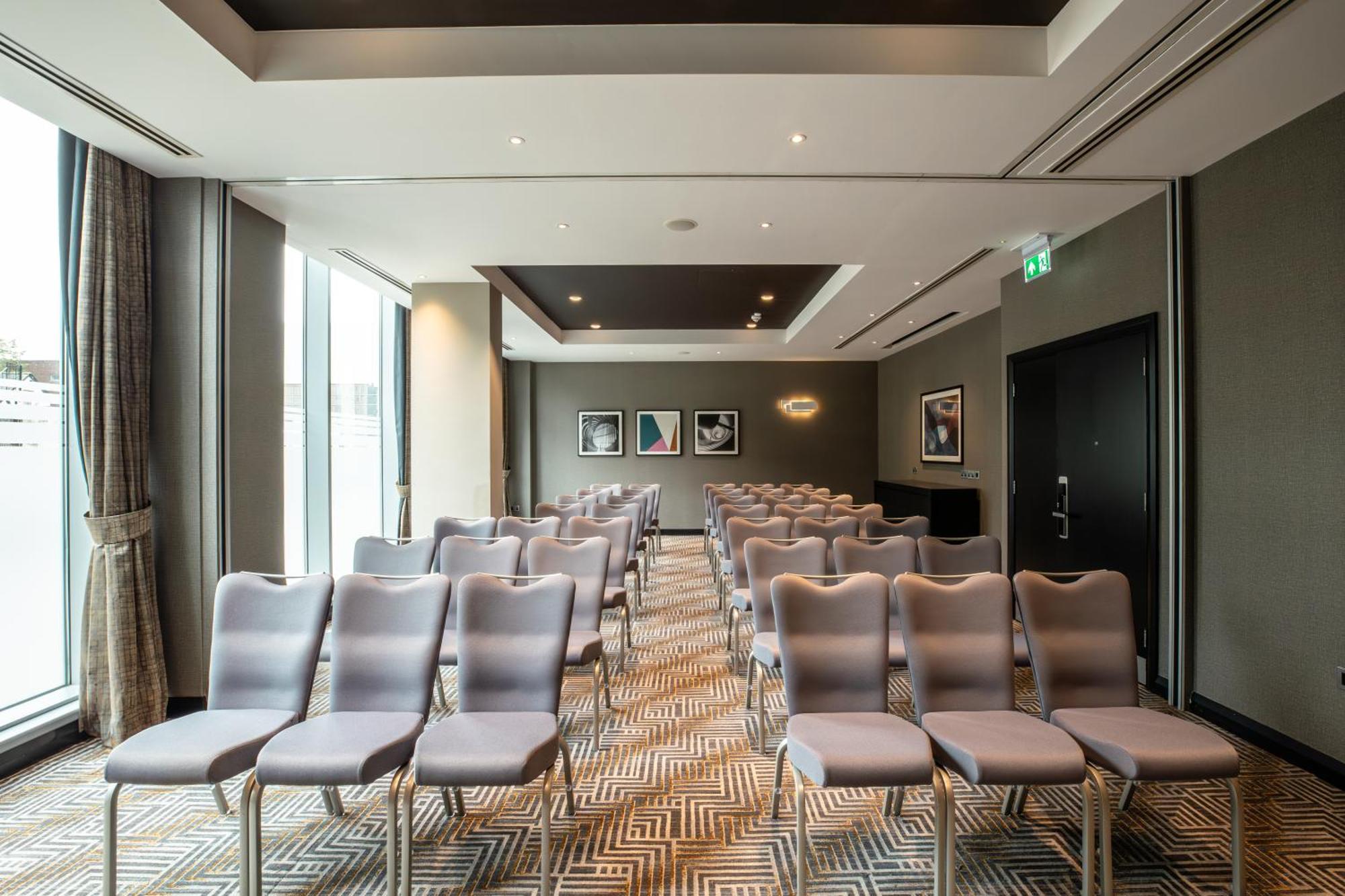 Doubletree By Hilton Woking Otel Dış mekan fotoğraf
