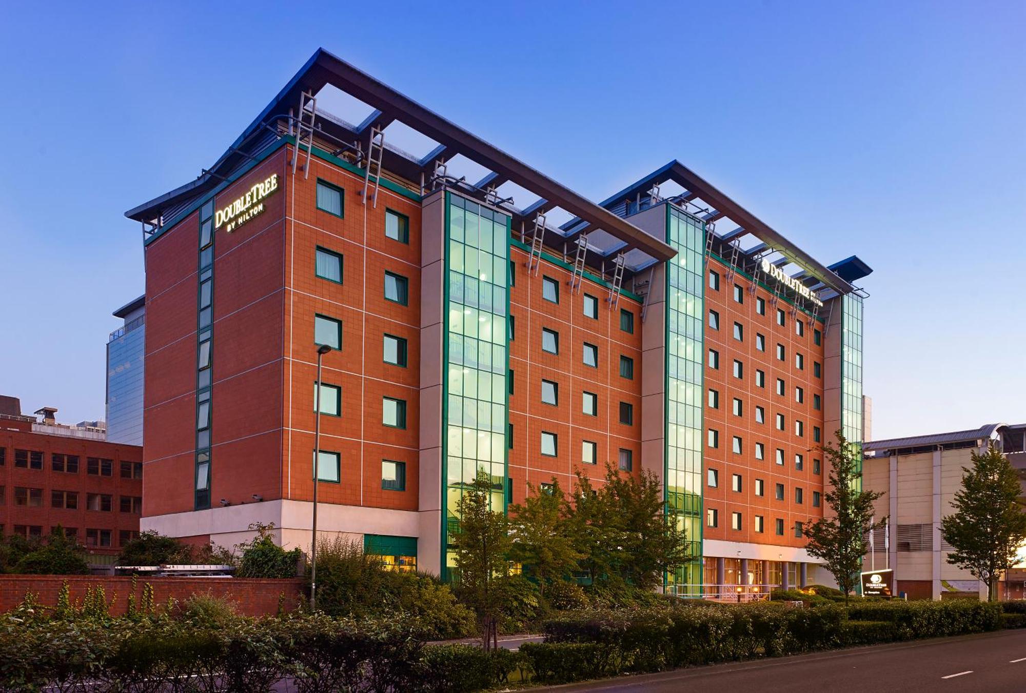 Doubletree By Hilton Woking Otel Dış mekan fotoğraf
