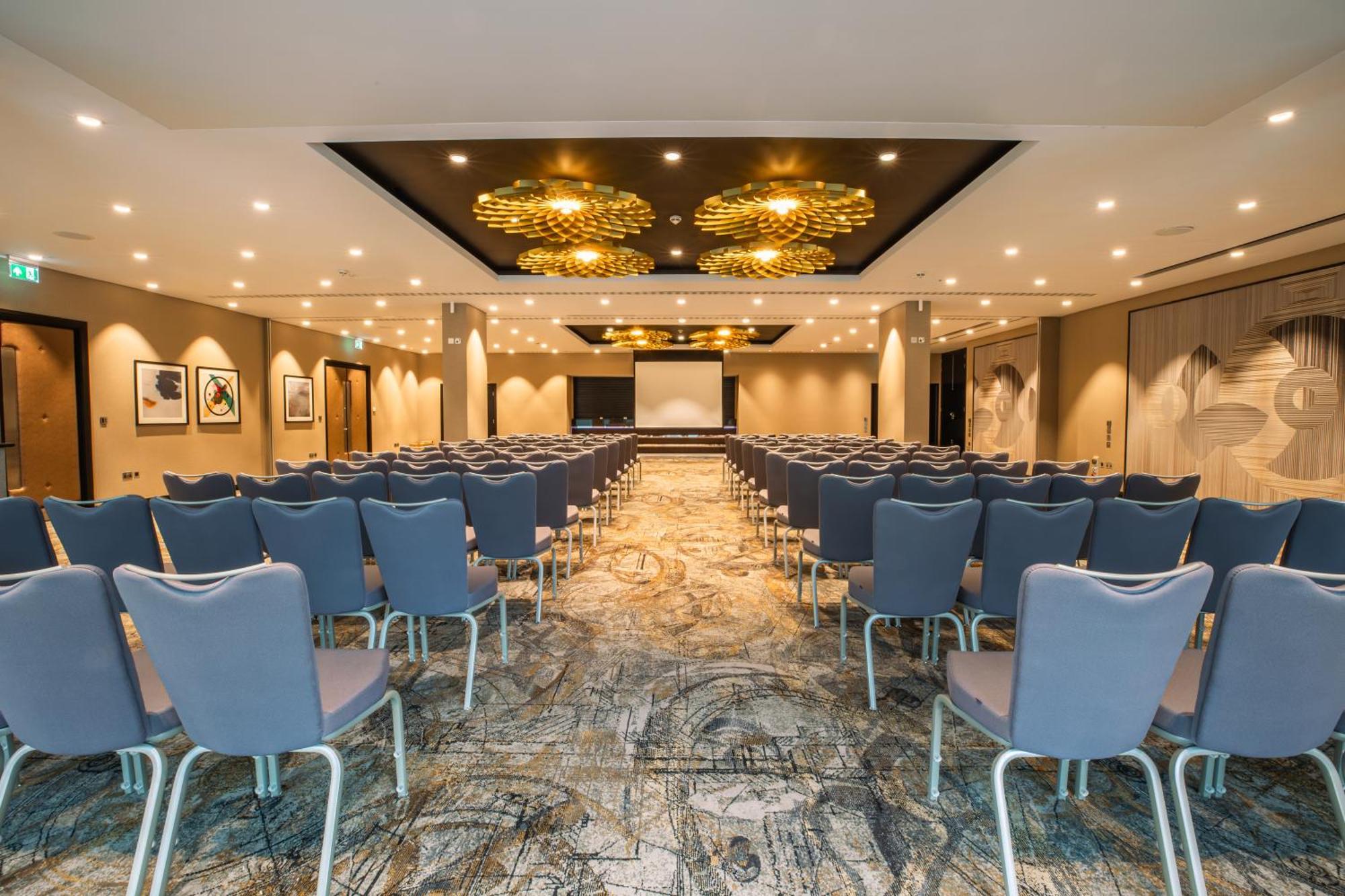 Doubletree By Hilton Woking Otel Dış mekan fotoğraf