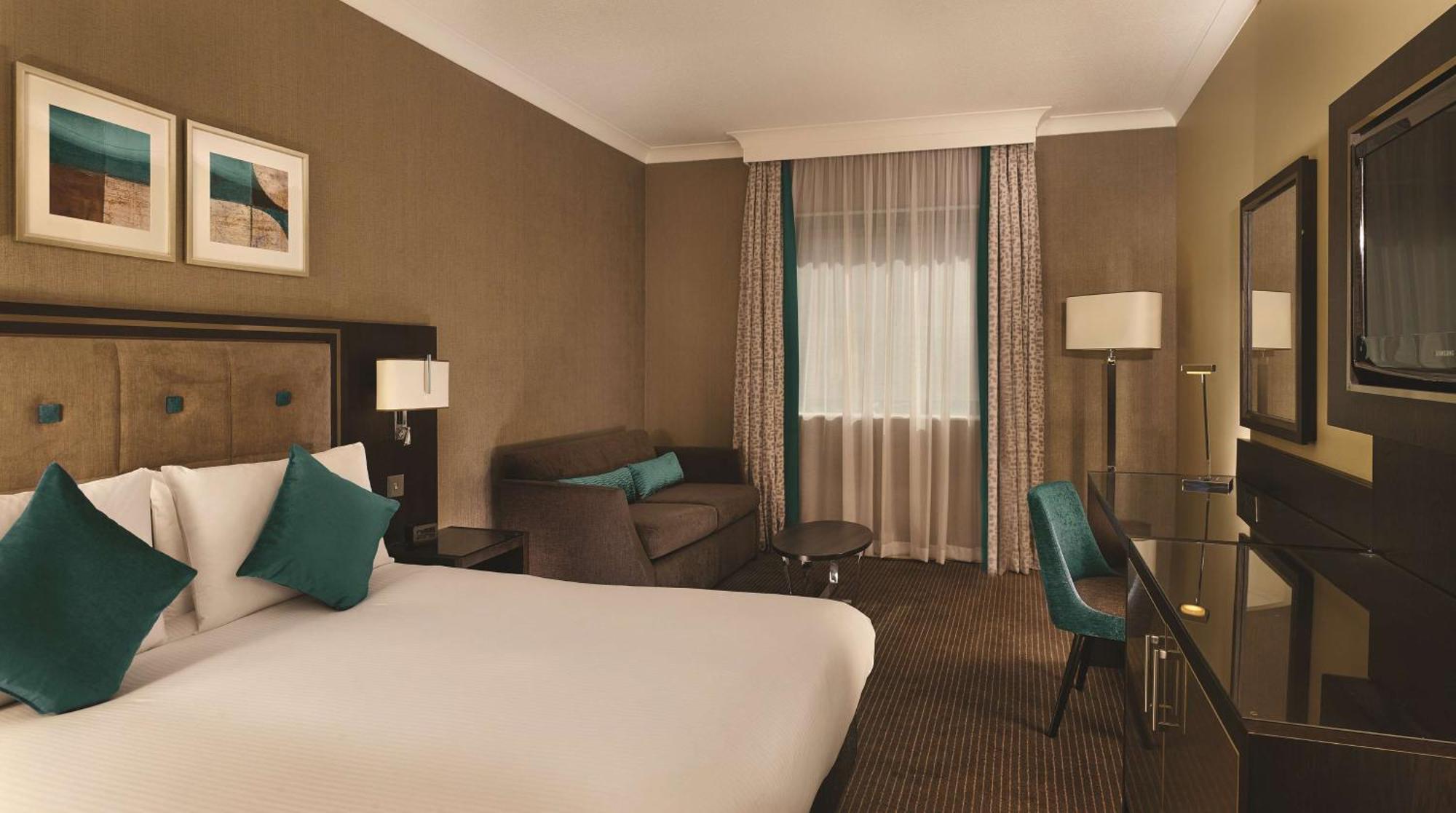 Doubletree By Hilton Woking Otel Dış mekan fotoğraf