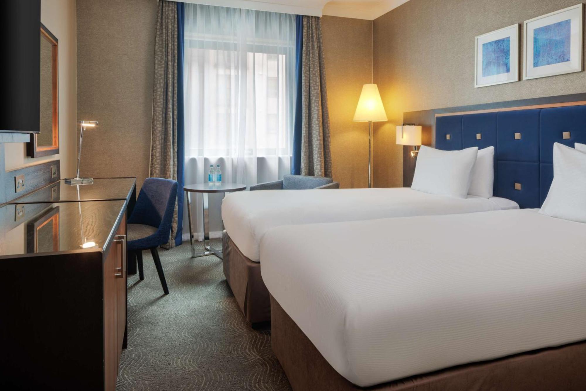 Doubletree By Hilton Woking Otel Dış mekan fotoğraf
