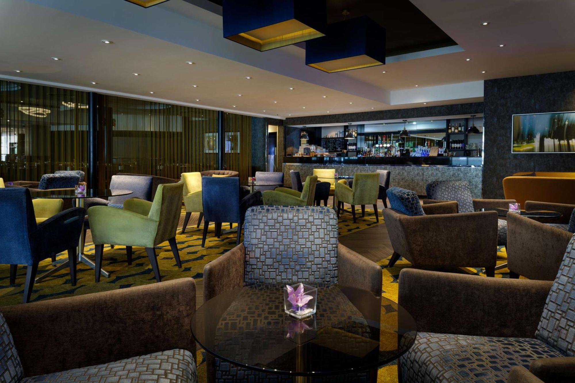 Doubletree By Hilton Woking Otel Dış mekan fotoğraf