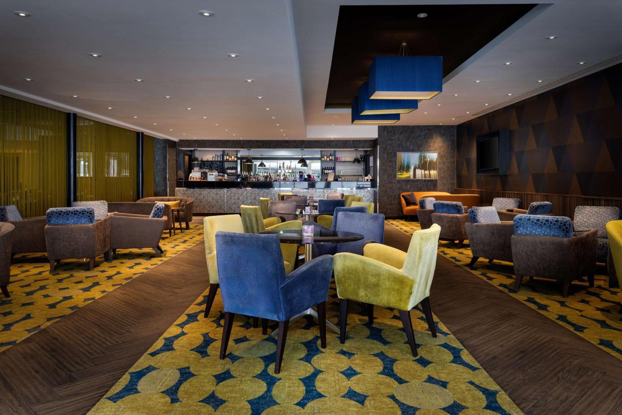 Doubletree By Hilton Woking Otel Dış mekan fotoğraf