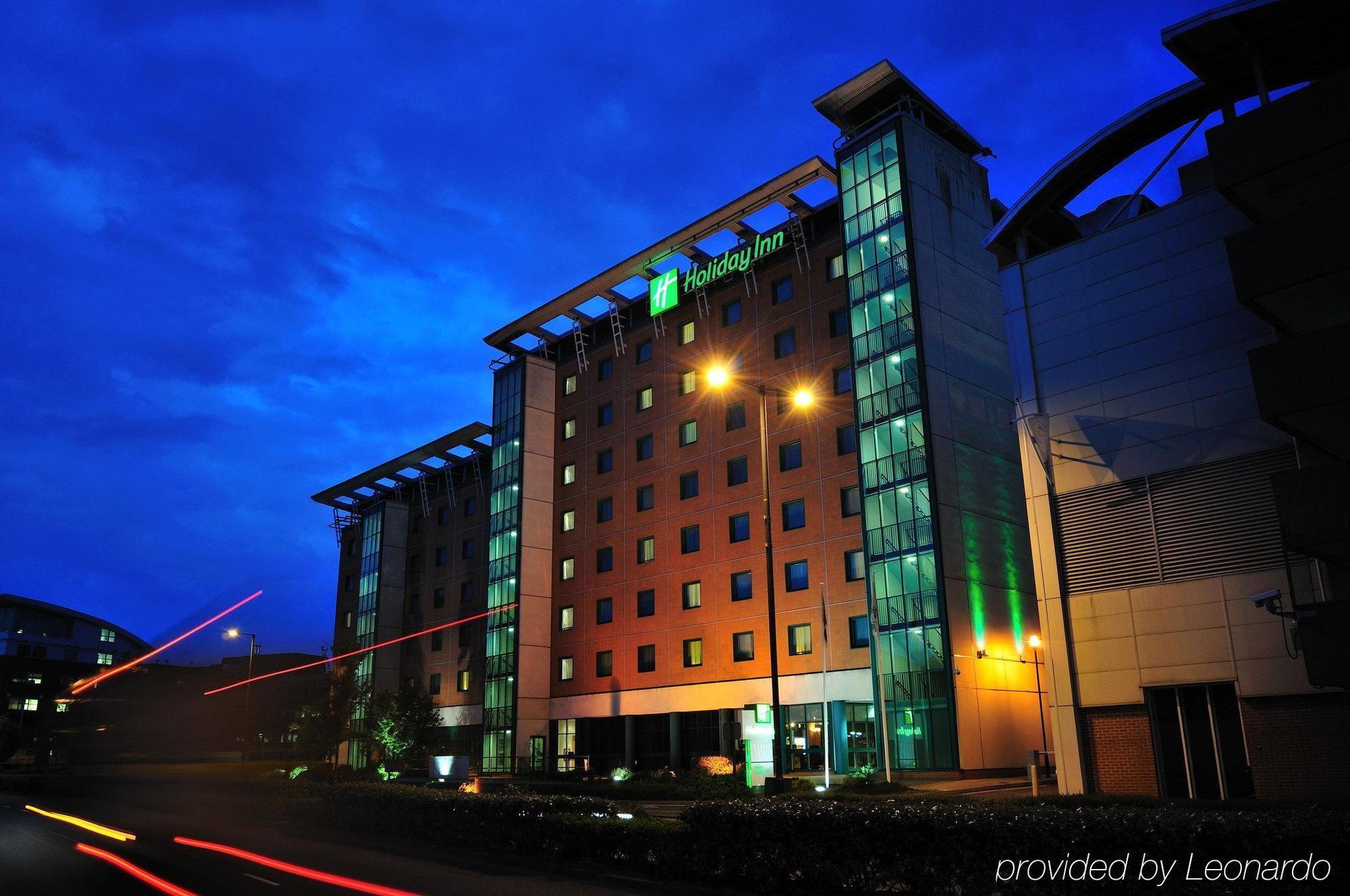 Doubletree By Hilton Woking Otel Dış mekan fotoğraf