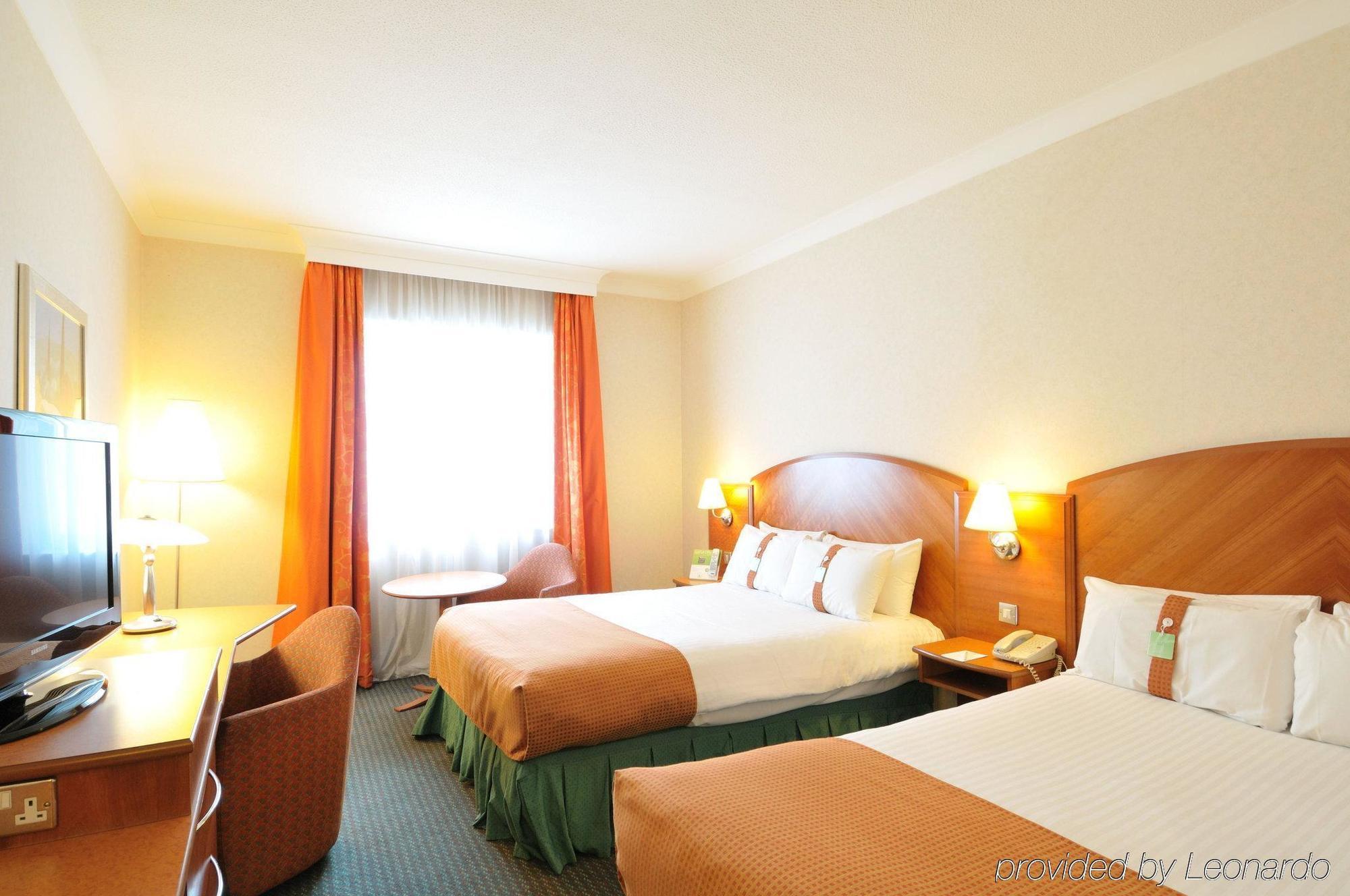 Doubletree By Hilton Woking Otel Dış mekan fotoğraf