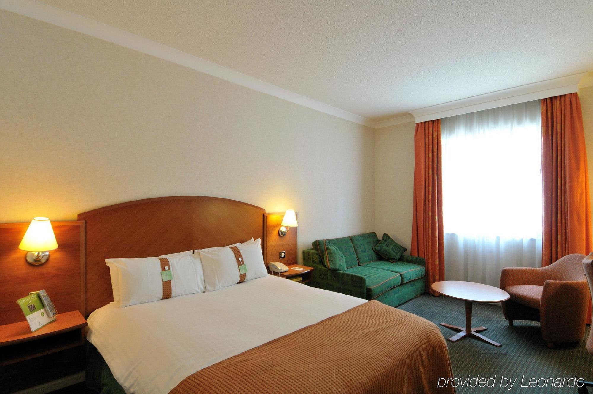 Doubletree By Hilton Woking Otel Dış mekan fotoğraf